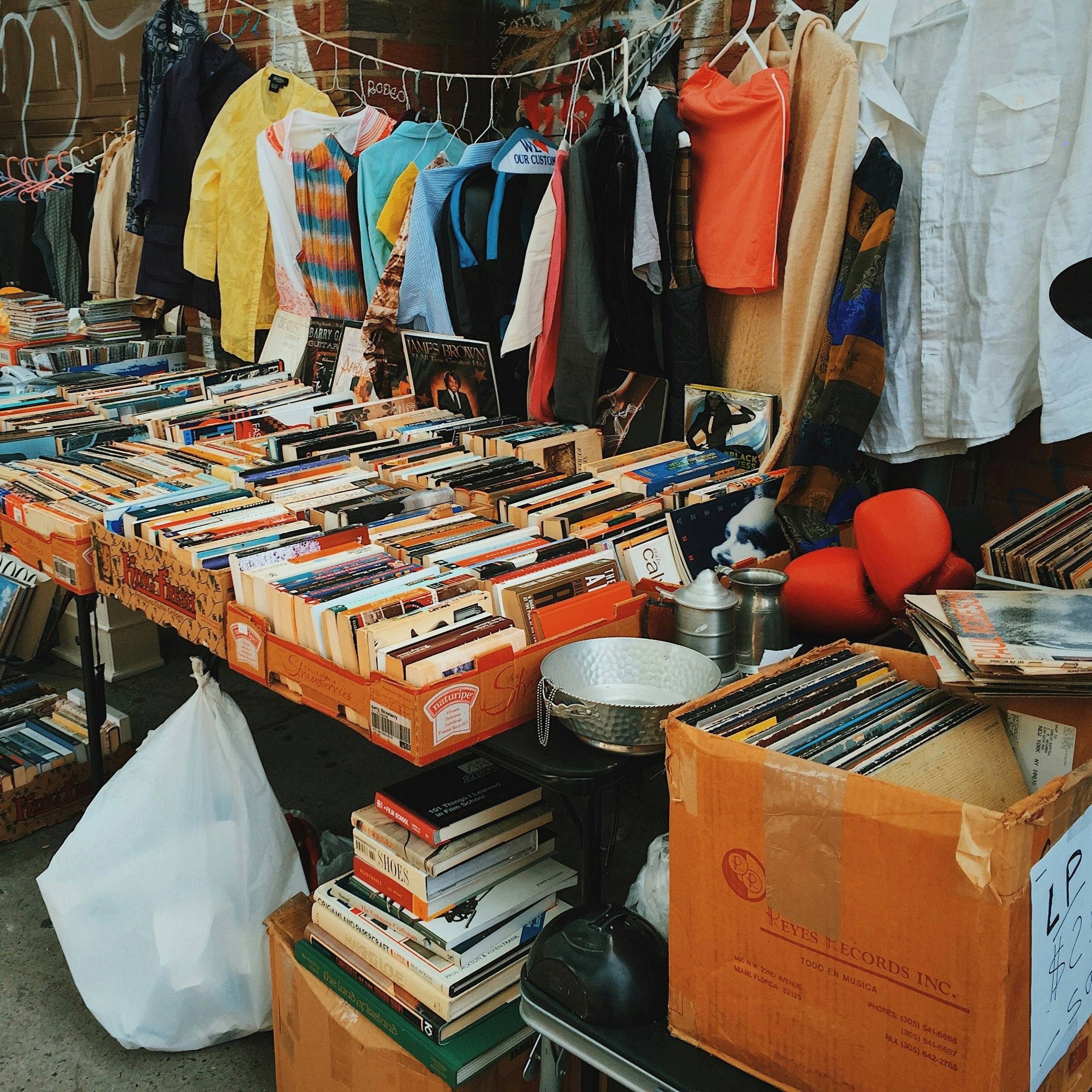 Garagesale picture
